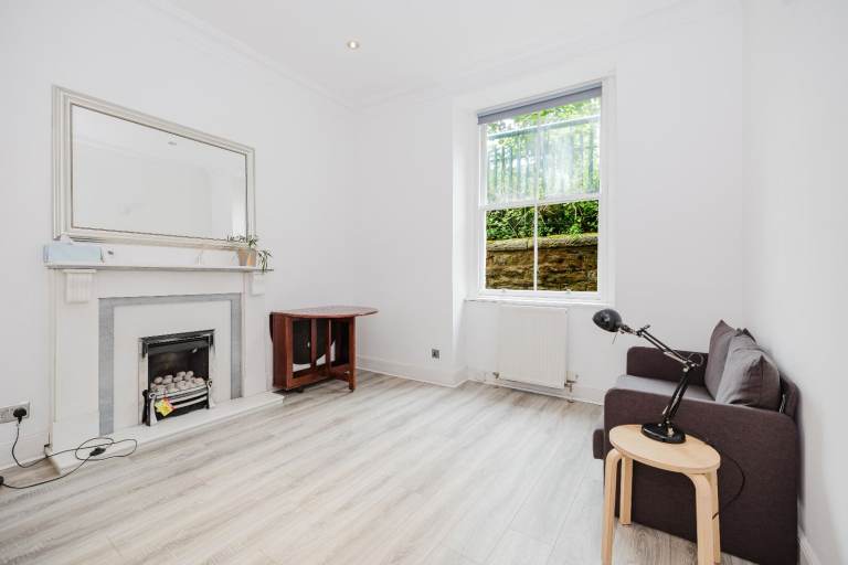 Attractive, 1 bedroom, ground floor flat in Gorgie – available soon