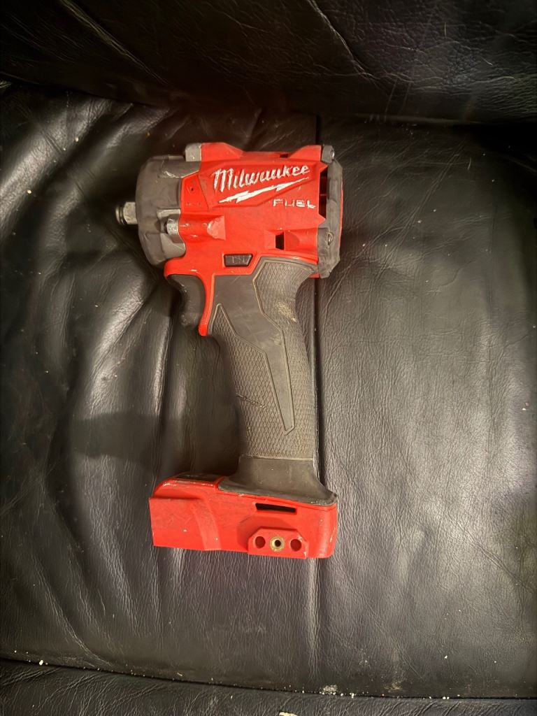 Milwaukee fuel 18v compact 1/2” impact gun 2024