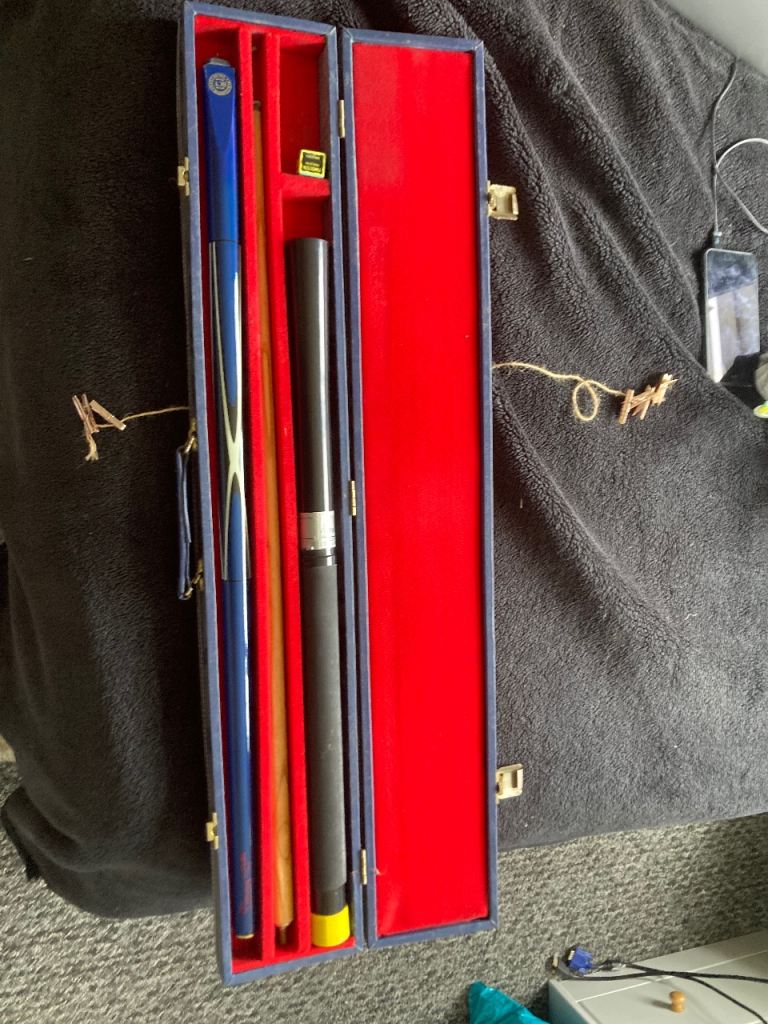 Jimmy White Snooker Cue in Blue Case – Good Condition