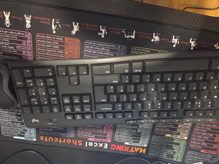Logitech K350 Wireless Ergonomic Keyboard – Good Condition