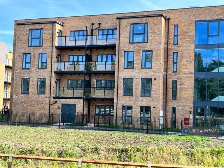 2 bedroom flat in Sparrow Street, Rainham, RM13 (2 bed) (#2979383)