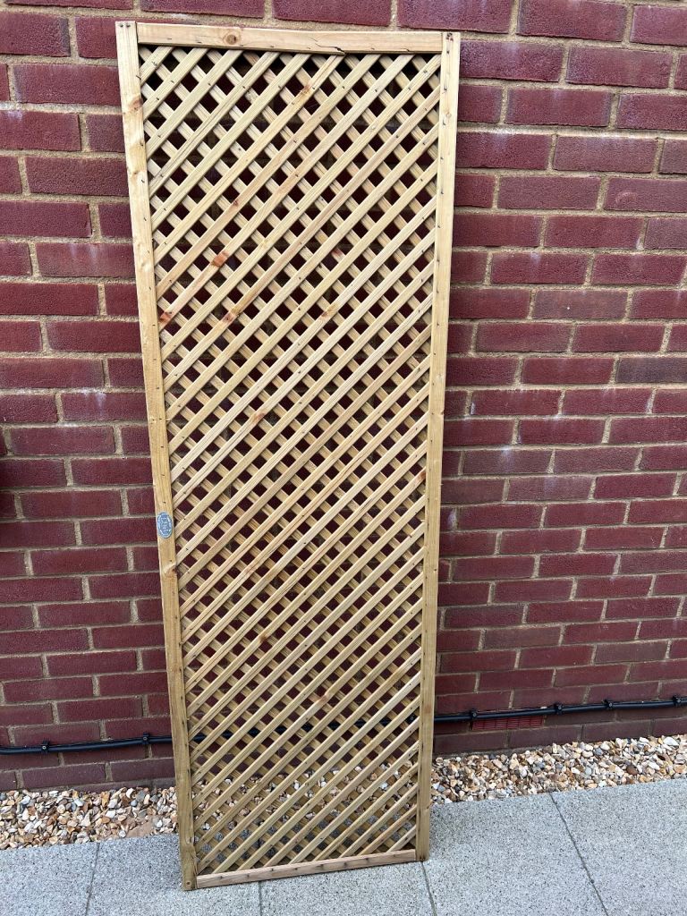 183cm x 60cm (6x2) Elite Privacy Diamond Trellis/Lattice Garden Screening Wood Fence