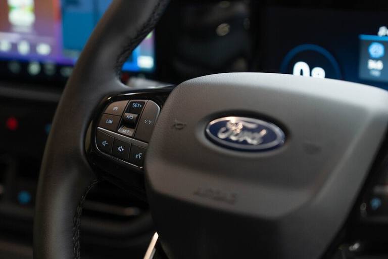  Ford Transit Custom 320 Limited L2h1 Dciv Ecoblue Crew Cab Diesel Automatic