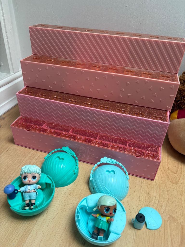 LOL doll display stand and dolls 