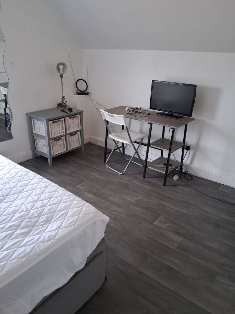 Room to rent central brostol