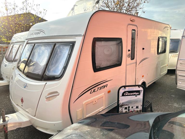 LUNAR ULTIMA 534 , 4 BERTH FIXED BED ! 