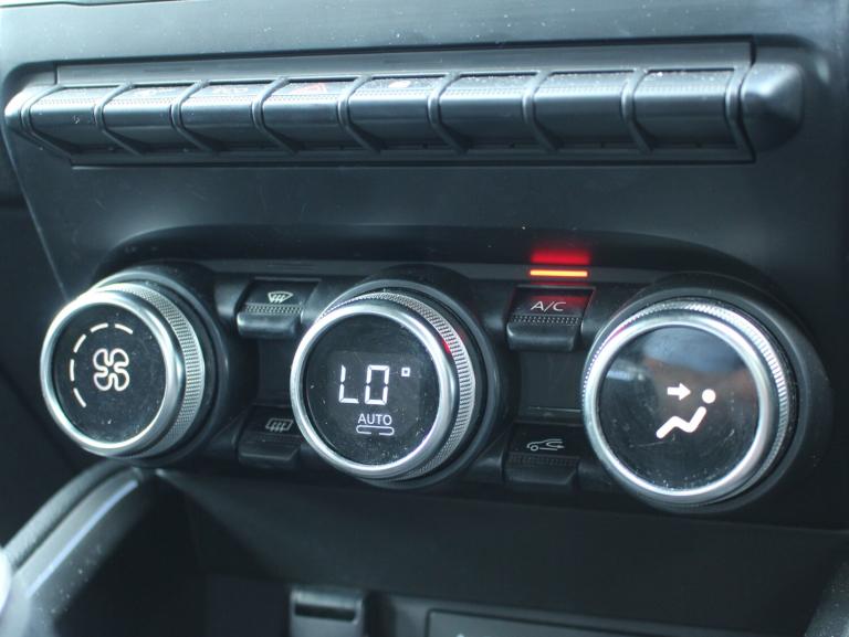 2022 Renault Clio 1.0 TCe Iconic Edition Hatchback 5dr Petrol Manual Euro 6