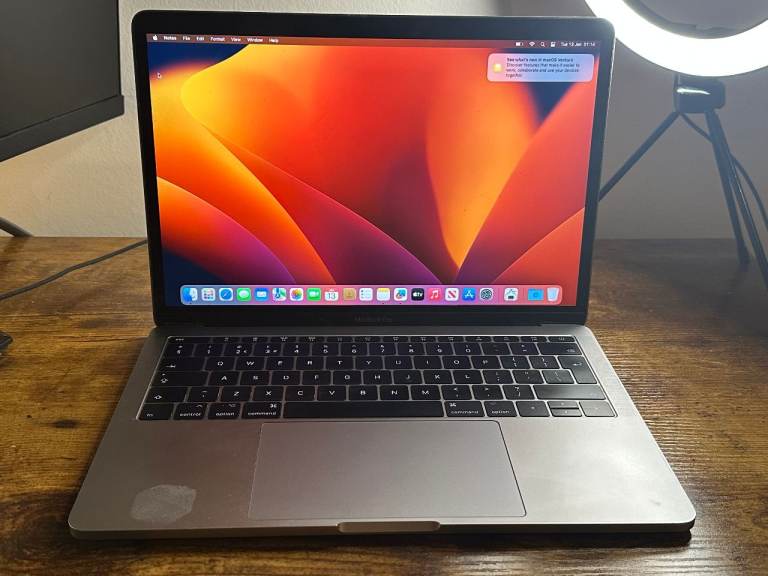  MacBook Pro 13 inch 2017/ 8 GB RAM / 128 GB SSD / Space Grey 