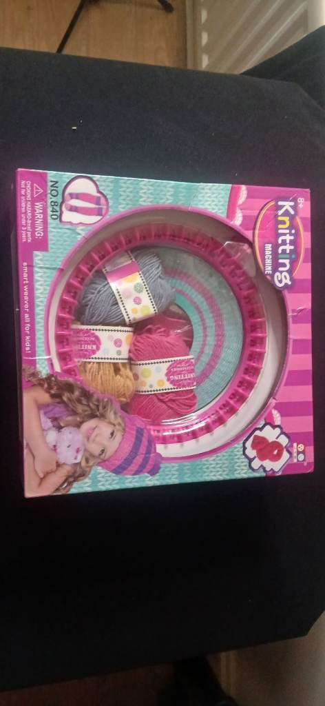 Kids knitting machine