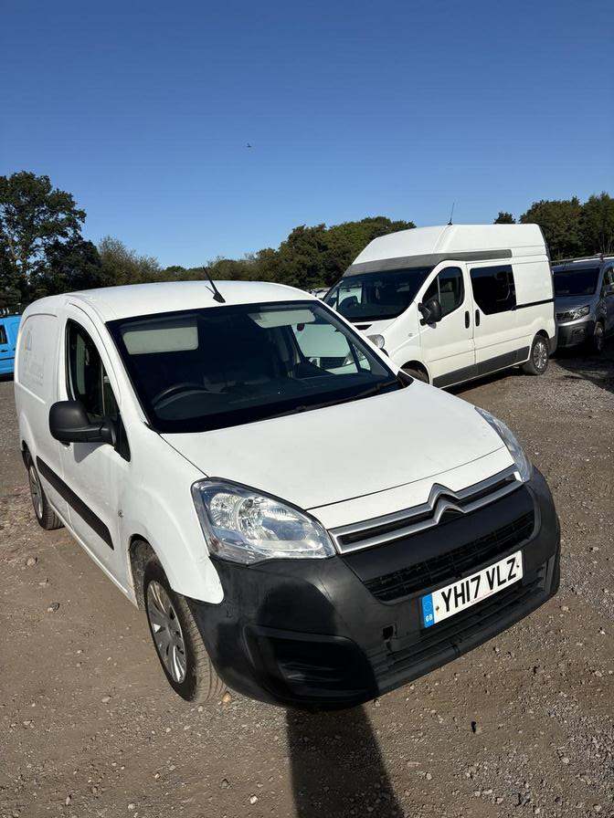 Citroen Berlingo Berlingo 850 Enterprise Blue HDi (white) 2017