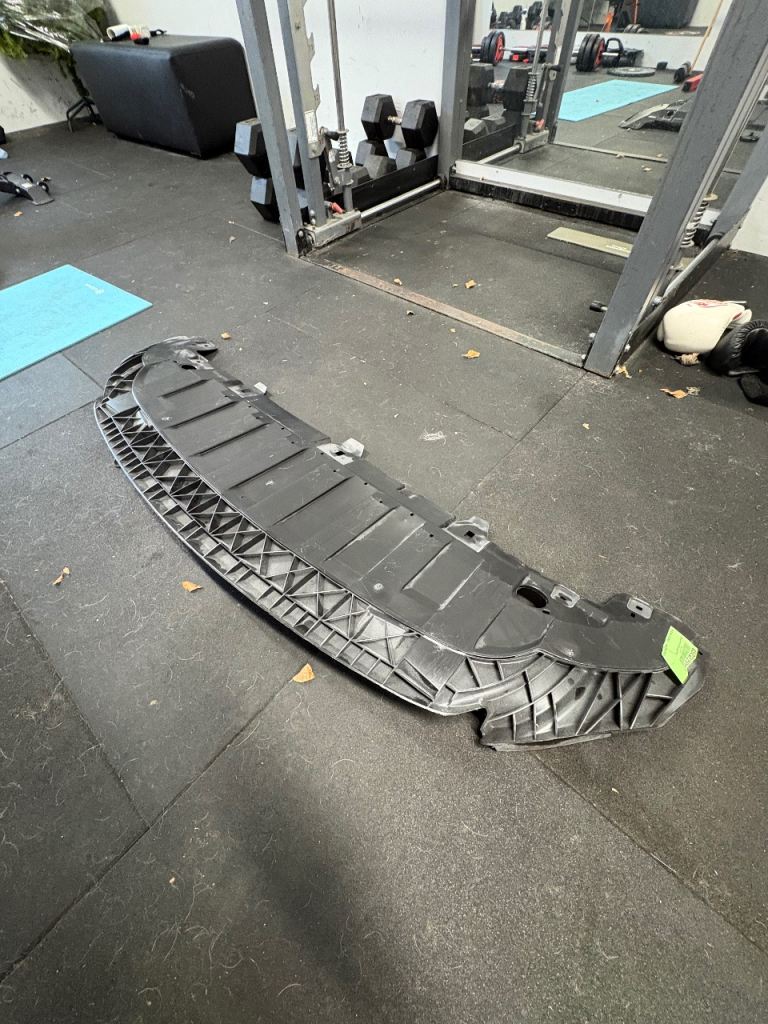 Mercedes A class engine under tray 