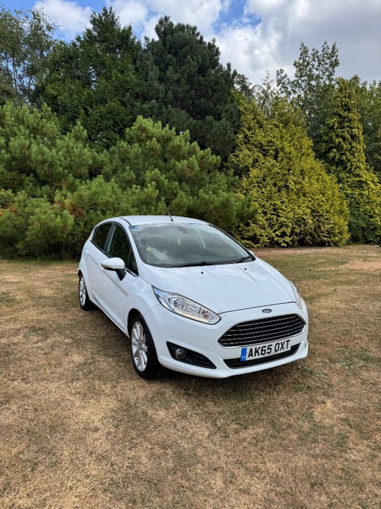Ford, FIESTA, Hatchback, 2015, Manual, 1498 (cc), 5 doors