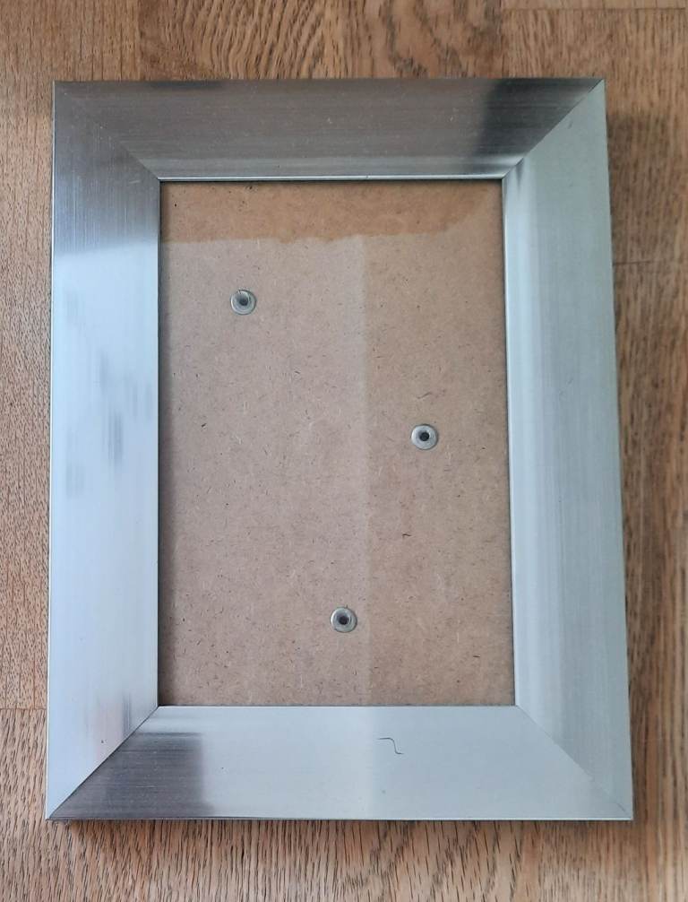 Small Silver Photo Frame Will Hold A 6x4 inch Photo Free Standing 
