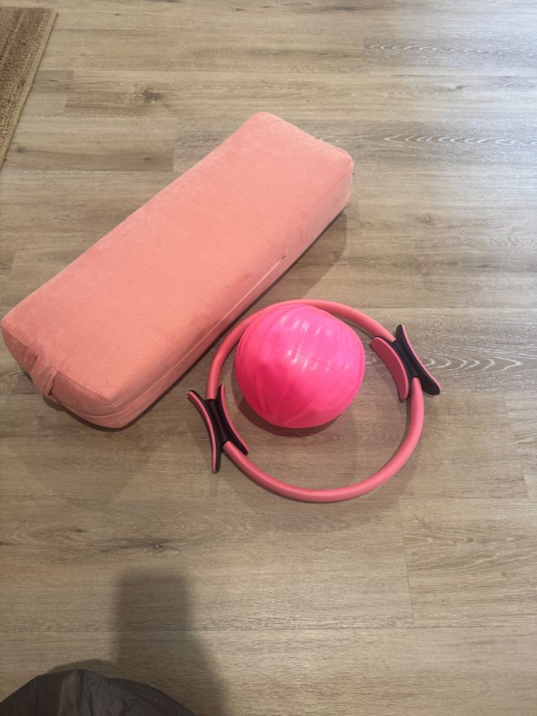 Yoga bolster 