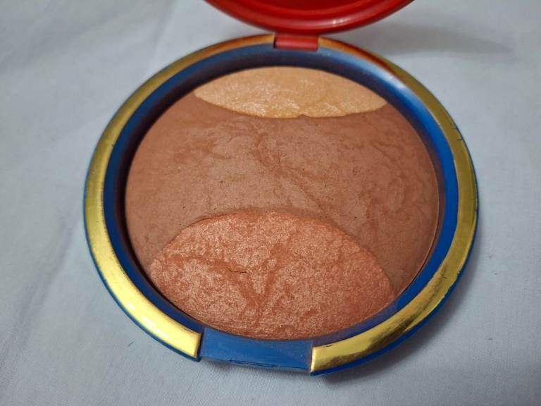 Makeup item