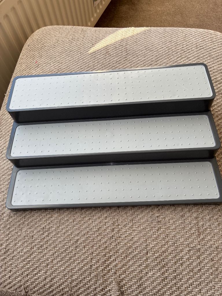 Free tiered shelf