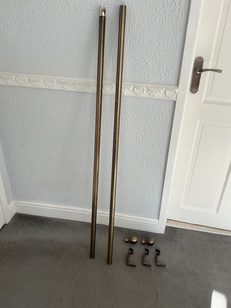 Bronze Metal Curtain Pole with Brackets and Finials – Good Condition