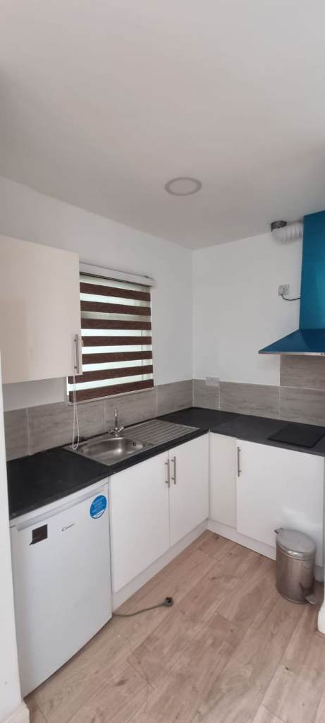Self contained flat to let in woodgreen 