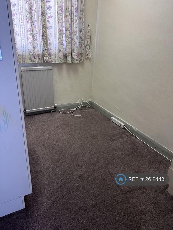 3 bedroom house in Sheila Road, Romford, RM5 (3 bed) (#2612443)