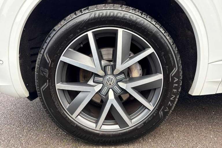 2018 Volkswagen Touareg 3.0 V6 TDI 4Motion R-Line Ã¢Â­Â14 way power adjustment, Innovation cockp...