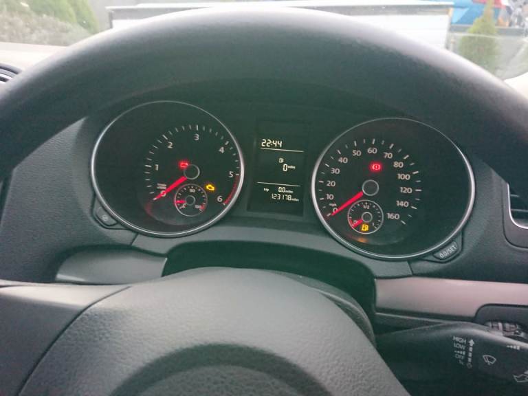 Vw golf mk6 tdi 1.6 blue 2010years spares or repairs 