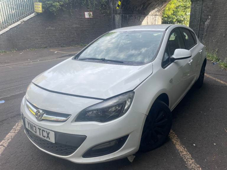 VAUXHALL ASTRA J 2013 WHITE 5DR 1.3 DIESEL A13DTE BREAKING 1X WHEEL NUT