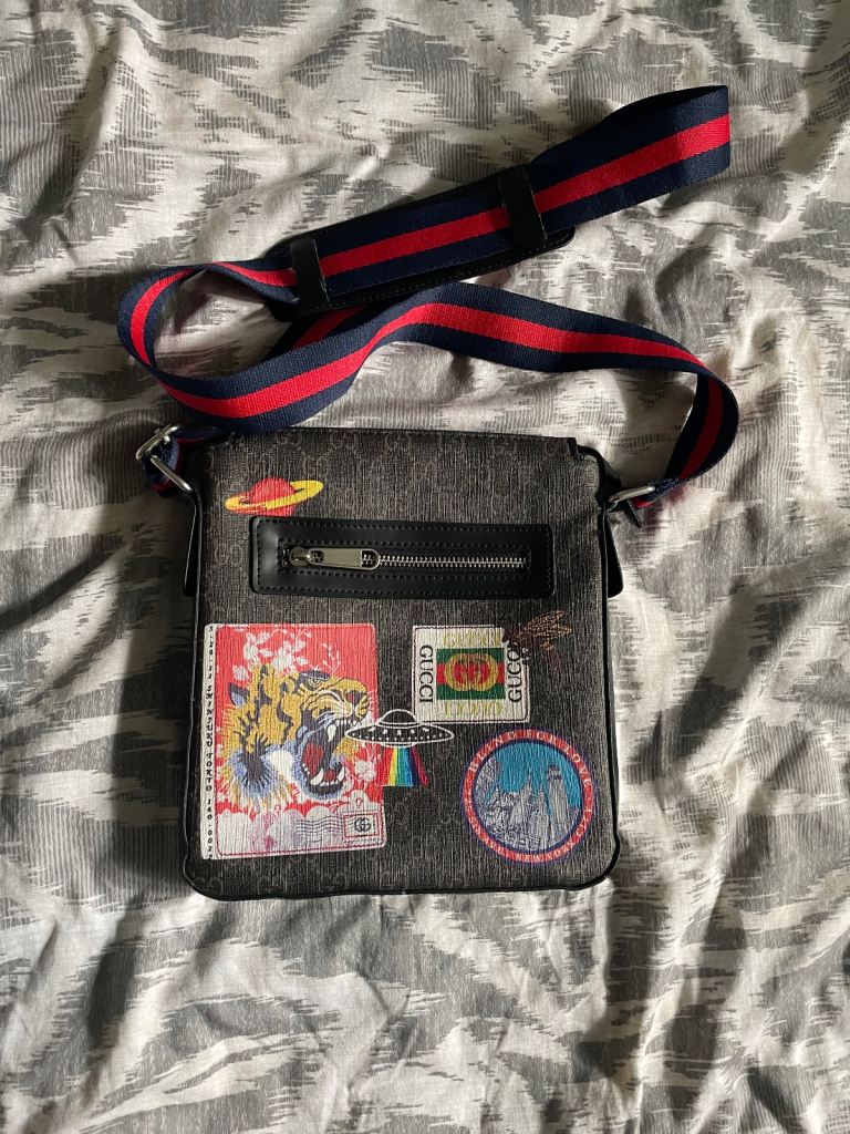 Men’s Gucci messenger bag