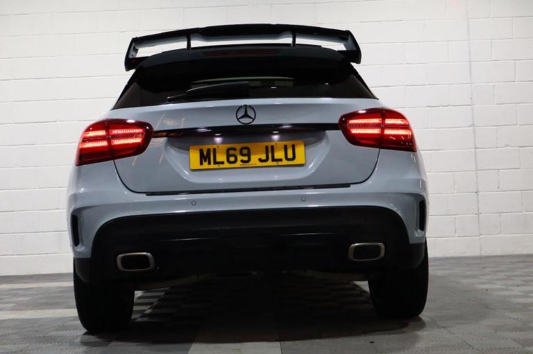 MERCEDES-BENZ GLA CLASS 2.1 GLA220d AMG Line (Premium Plus) 7G-DCT 4MATIC Euro