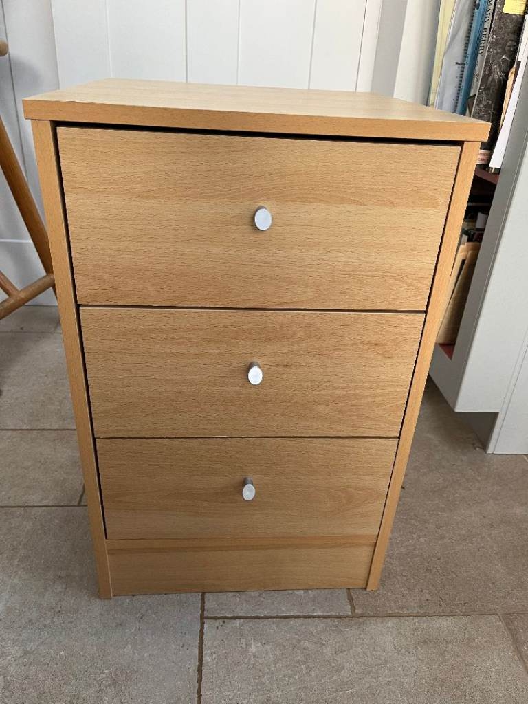 3 Drawer Bedside unit - Light Wood effect veneer. 