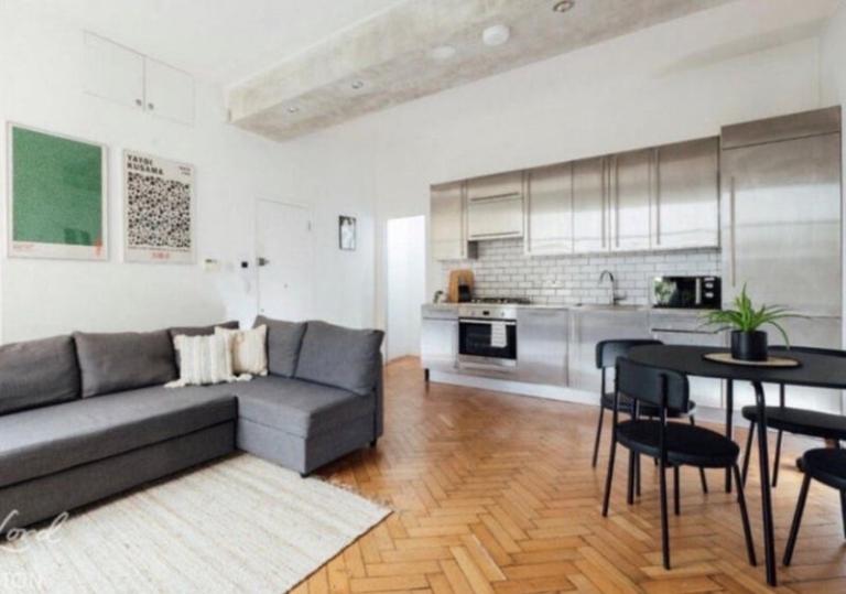 Stoke Newington - Unique NYC loft style 1 bed flat (£2,250 pcm) - AVAILABLE NOW!
