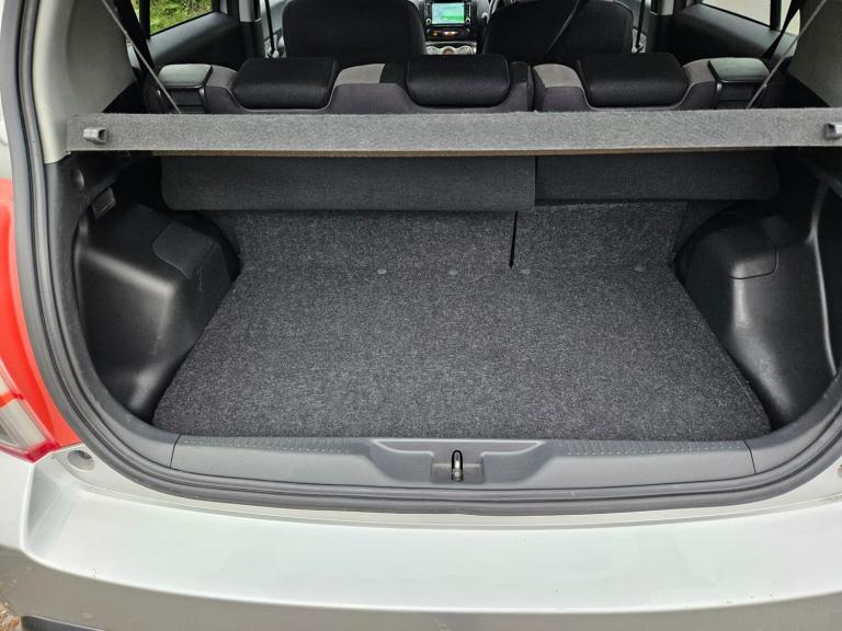 2011 Toyota Urbancruiser 1.4 D-4D 5dr 4WD LOW MILEAGE 64.000 Miles HATCHBACK Diesel Manual