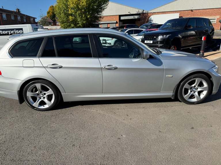 BMW 3 SERIES 2.0 320d Exclusive Edition 2011