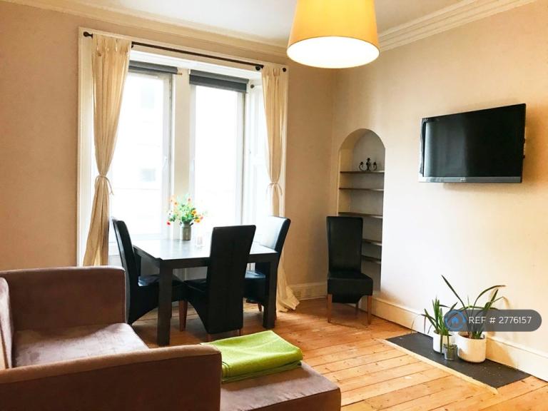 2 bedroom flat in Cathcart Place, Edinburgh, EH11 (2 bed) (#2776157)