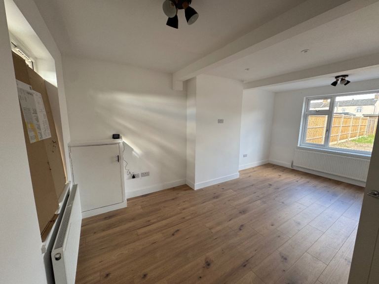 Hayes 3 Bed Family Home Rental - JUST BEEN REFURBED!