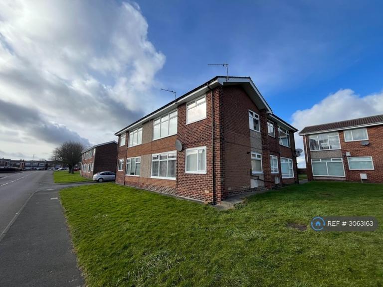 1 bedroom flat in Hanover Drive, Blaydon-On-Tyne, NE21 (1 bed) (#3063163)