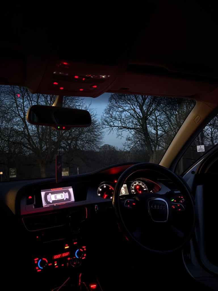 Audi, A4, Saloon, 2010, Manual, 1968 (cc), 4 doors