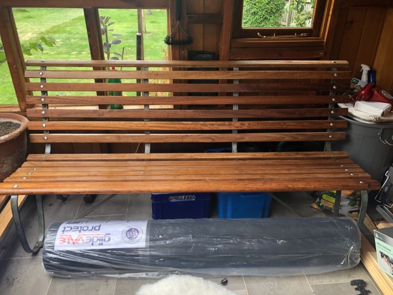 Garden bench reconditioned 