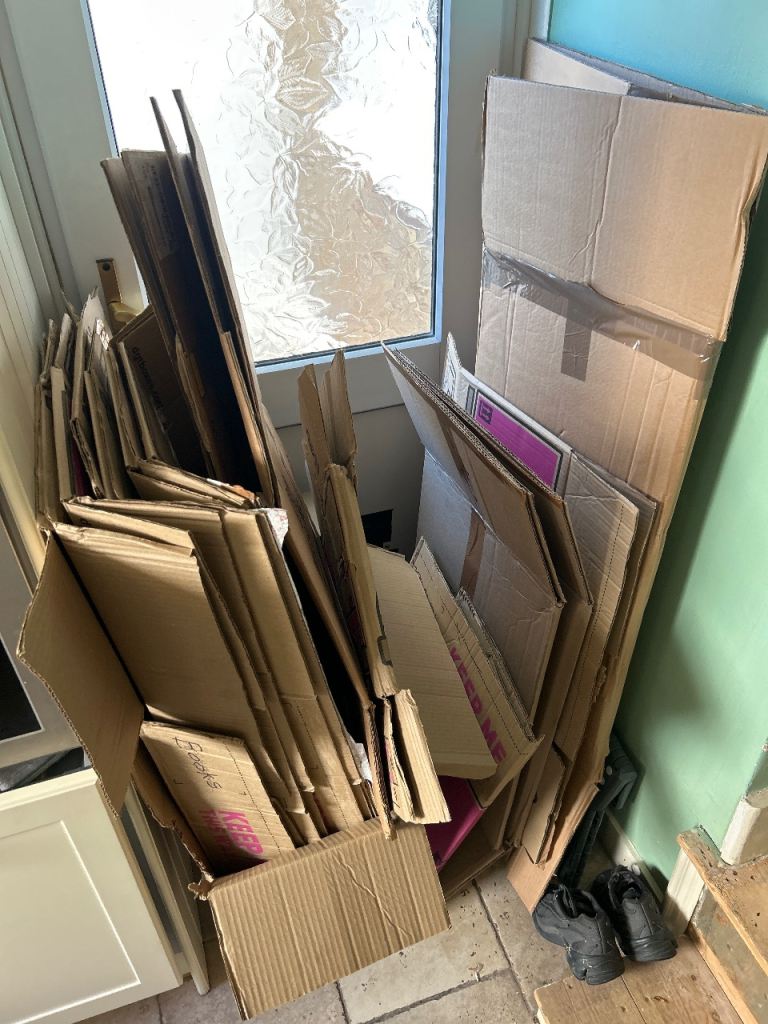 Moving boxes x 15 various sizes 