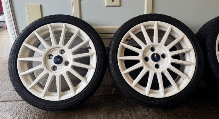 Set of 17inch Rs Style Alloys for Ford Fiesta (4x108)