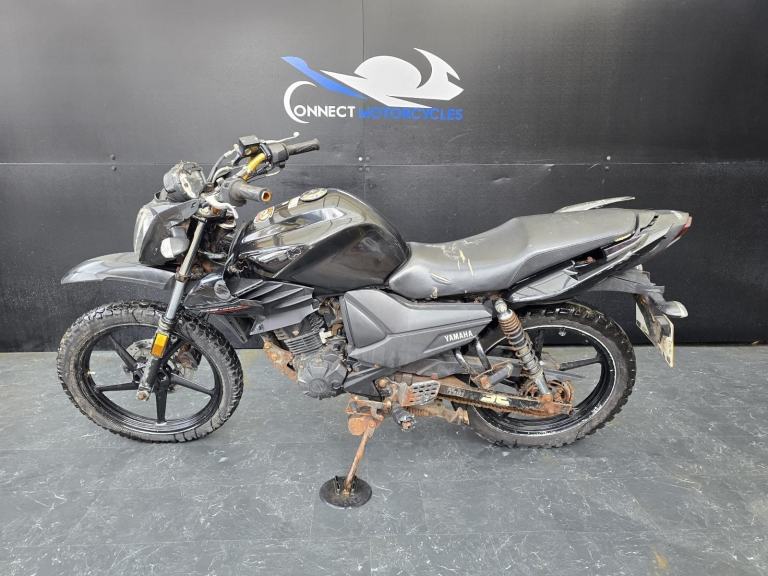 YAMAHA YS 125 PROJECT BIKE LEARNER LEGAL 125cc HPI CLEAR