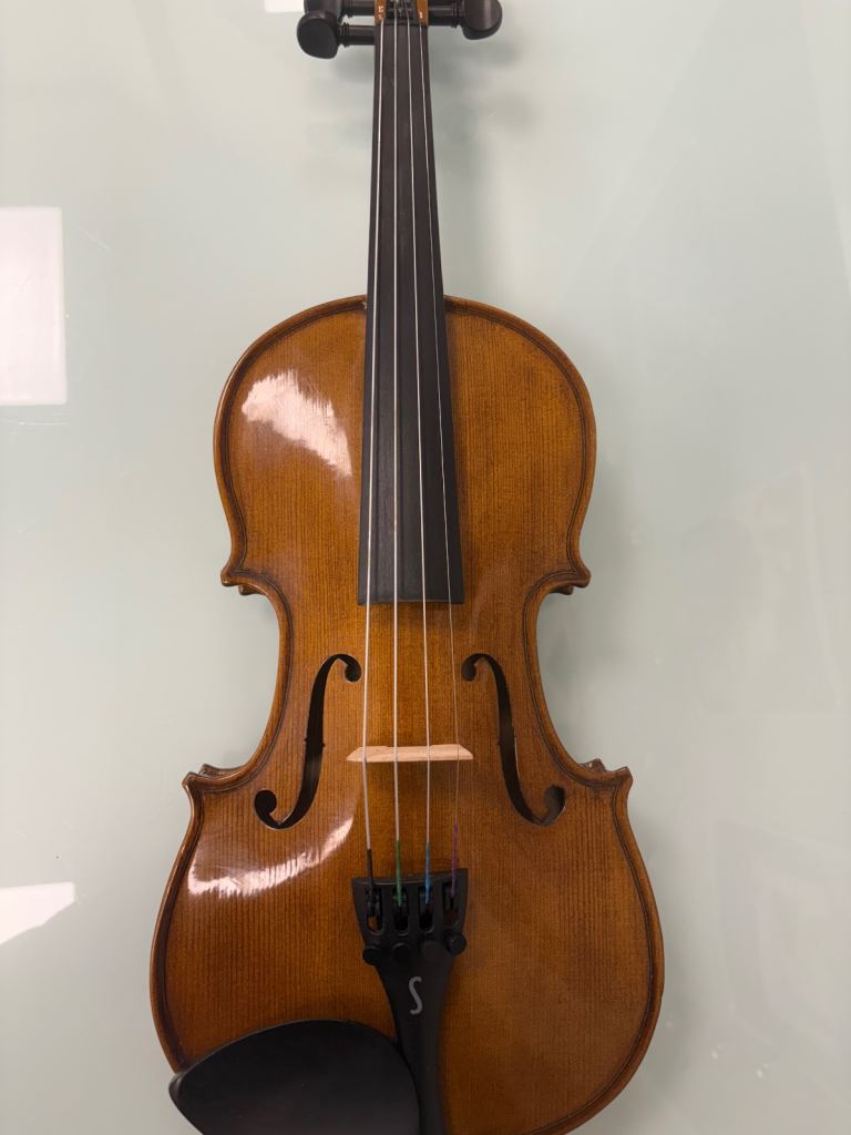 Beautiful 1/2 Size  Stentor 2 Violin Outfit