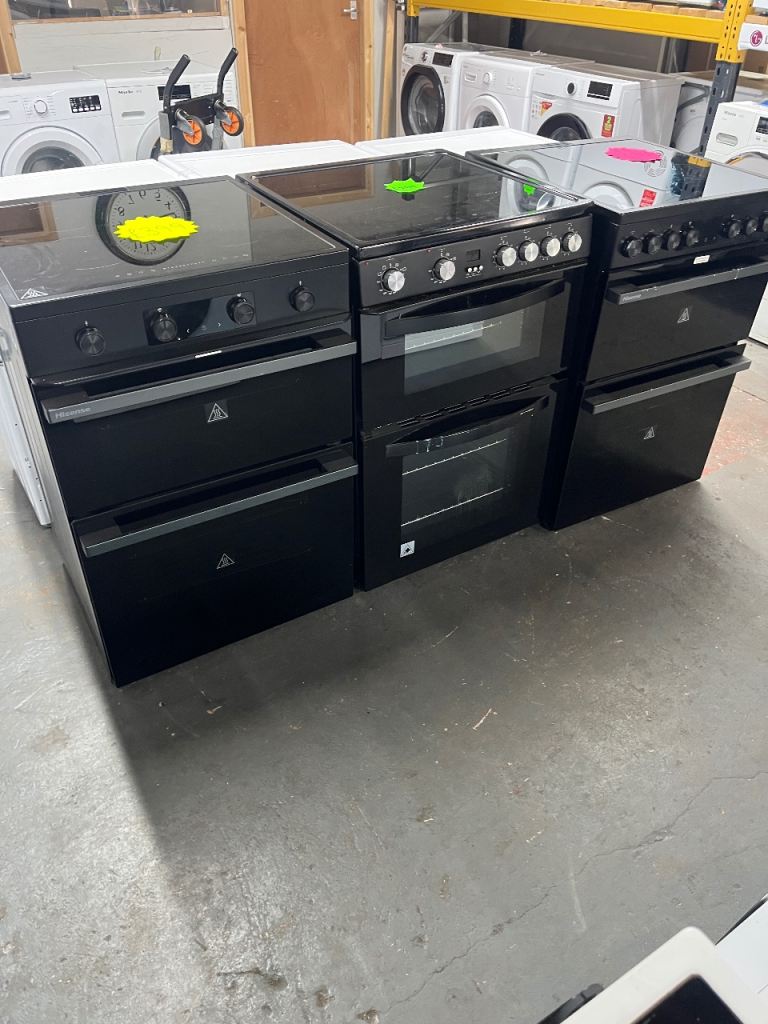 Black Electric Cooker with Ceramic Hob – Freestanding, Good Condition