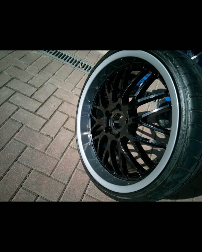 Alloy wheels 