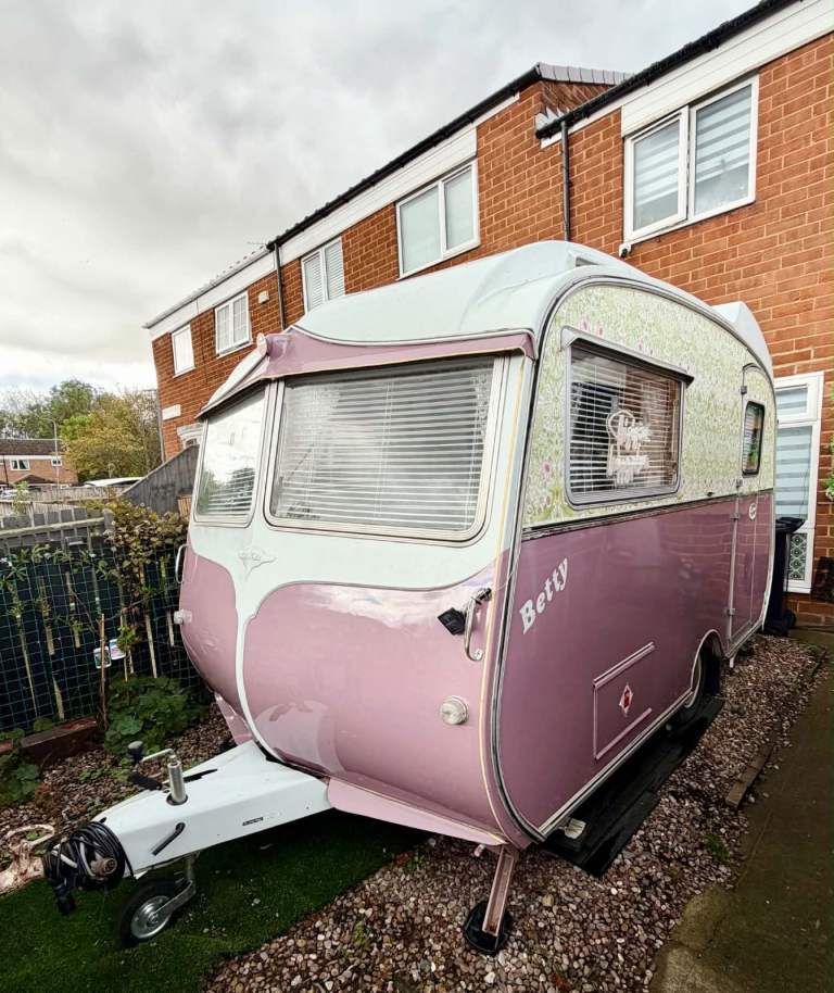 Wanted vintage caravan /tiny caravan 