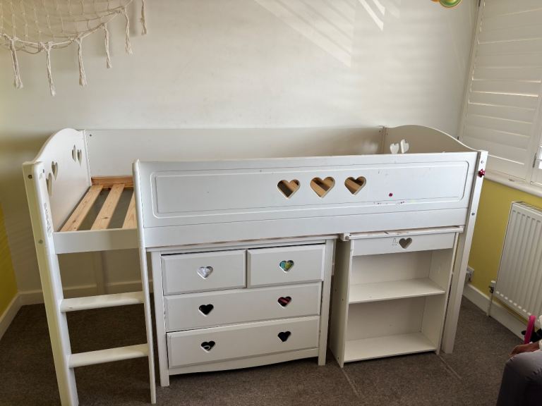 cabin bed with mattress 