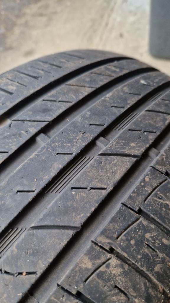 Part worn tyre 195/55 R16 87H M&S