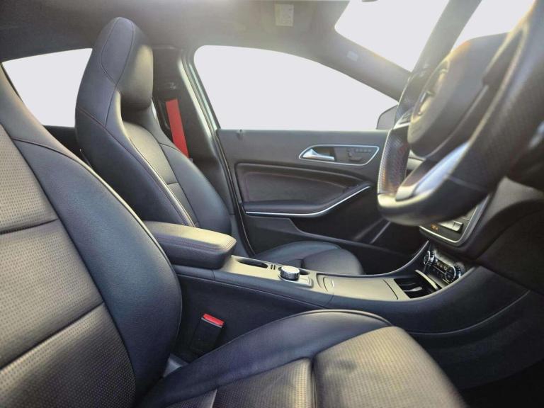 2016 Mercedes-Benz GLA GLA 220d 4Matic AMG Line 5dr Auto [Prem Plus] ESTATE DIESEL Automatic