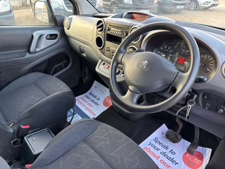 PEUGEOT PARTNER AUTO WHEELCHAIR ACCESSIBLE VEHICLE AUTOMATIC WAV 1.6 2017