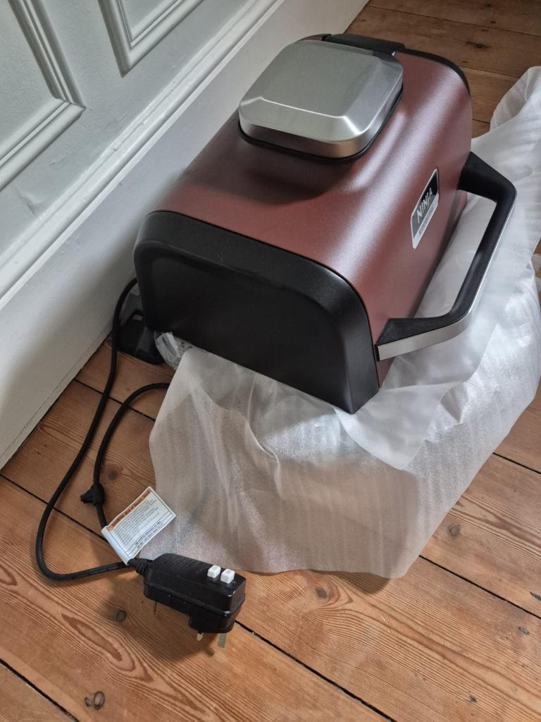 NEW Ninja Woodfire Electric BBQ Grill & Smoker OG701UK Outdoor Oven