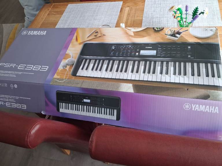 Yamaha PSR 383 Keyboard
